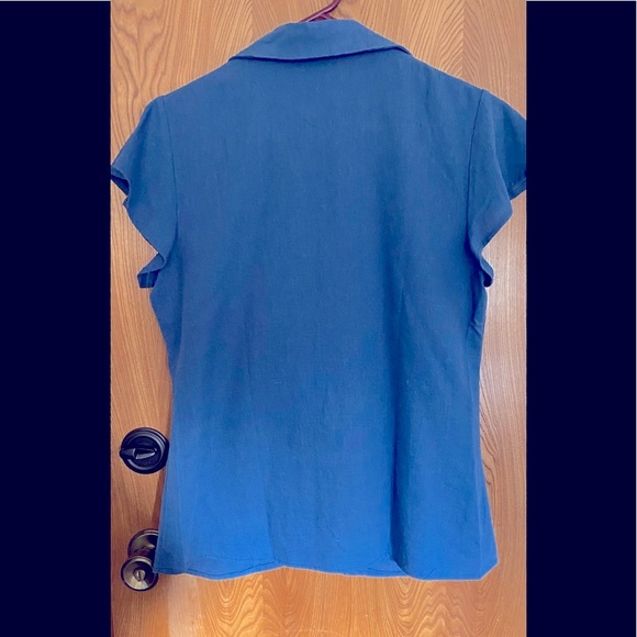 D.F.A. NY Blue button down ruffled shirt cap sleeves size S - Picture 2 of 5